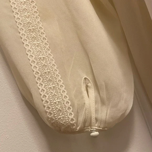 Ann Taylor Cream / Off-White Blouse - Size M / Medium - Picture 3 of 8
